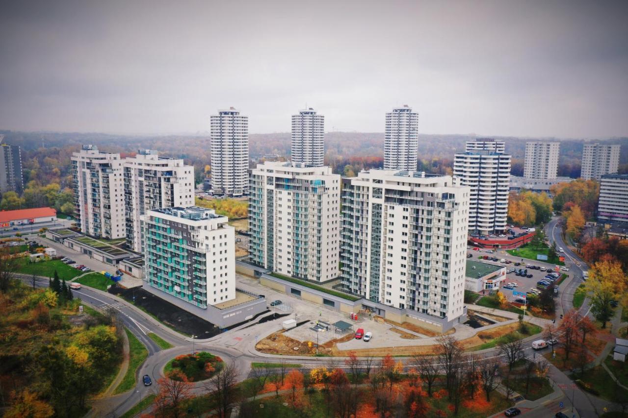 Apartament Wsrod 1000Cy Swiatel - Z Parkingiem W Hali Garazowej- Duzy Balkon Z Lezakami - Piekny Widok Noca Na Panorame Tysiaclecia Katowice Exteriör bild