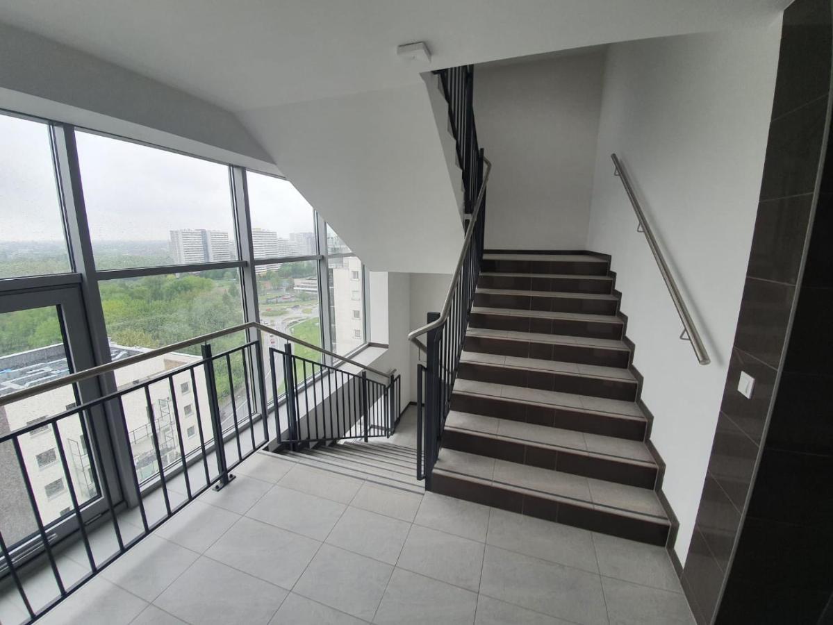 Apartament Wsrod 1000Cy Swiatel - Z Parkingiem W Hali Garazowej- Duzy Balkon Z Lezakami - Piekny Widok Noca Na Panorame Tysiaclecia Katowice Exteriör bild
