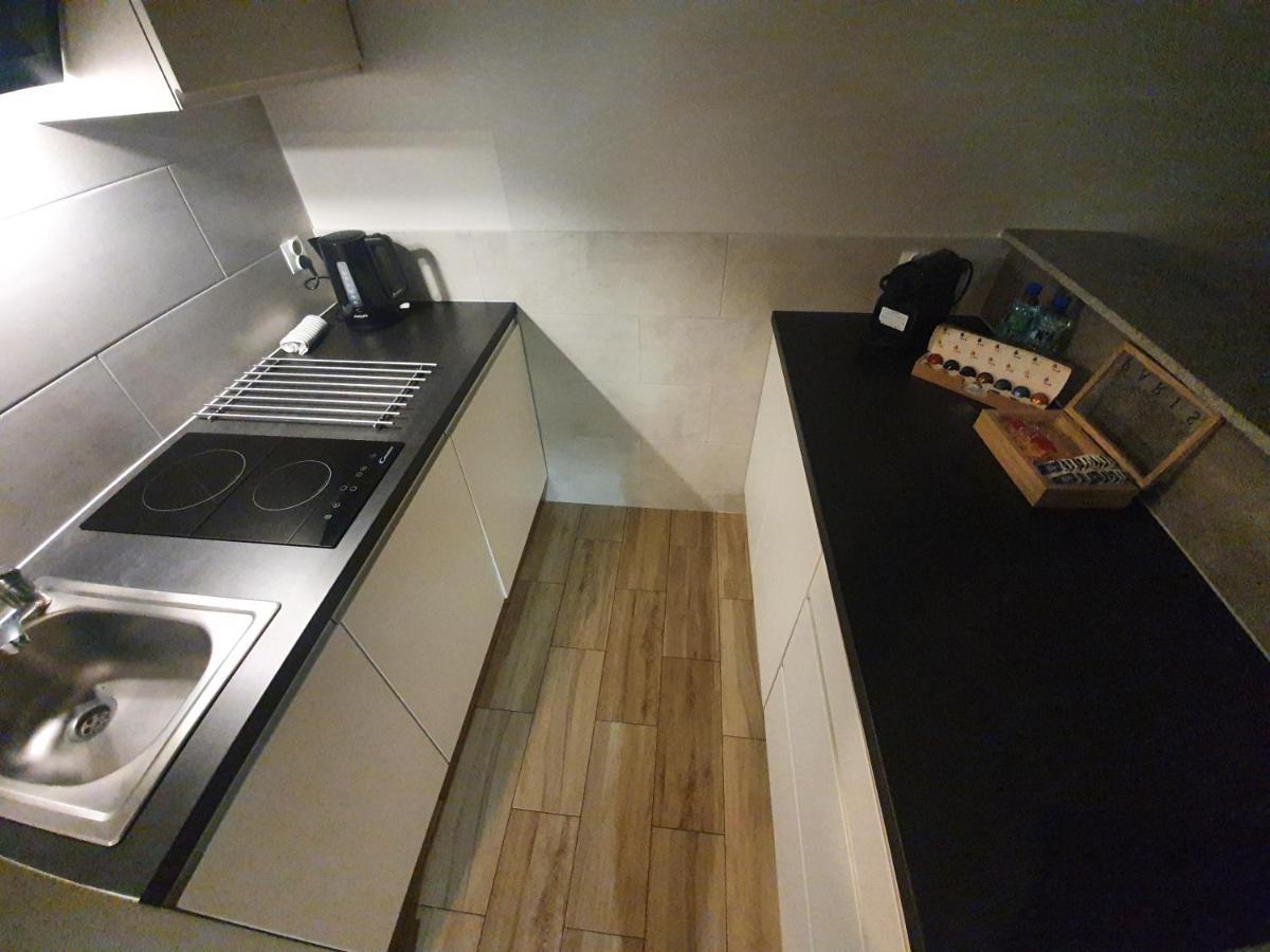 Apartament Wsrod 1000Cy Swiatel - Z Parkingiem W Hali Garazowej- Duzy Balkon Z Lezakami - Piekny Widok Noca Na Panorame Tysiaclecia Katowice Exteriör bild