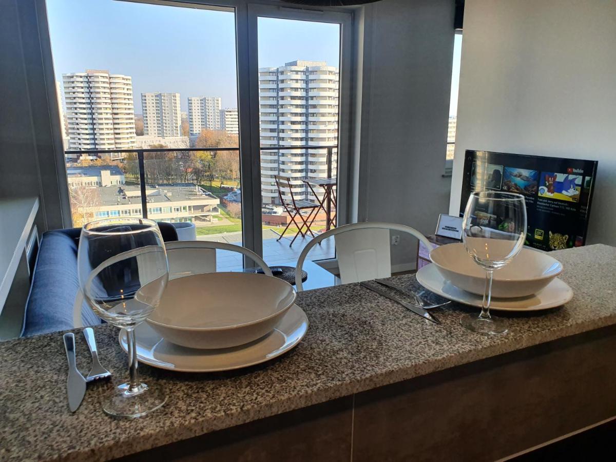 Apartament Wsrod 1000Cy Swiatel - Z Parkingiem W Hali Garazowej- Duzy Balkon Z Lezakami - Piekny Widok Noca Na Panorame Tysiaclecia Katowice Exteriör bild