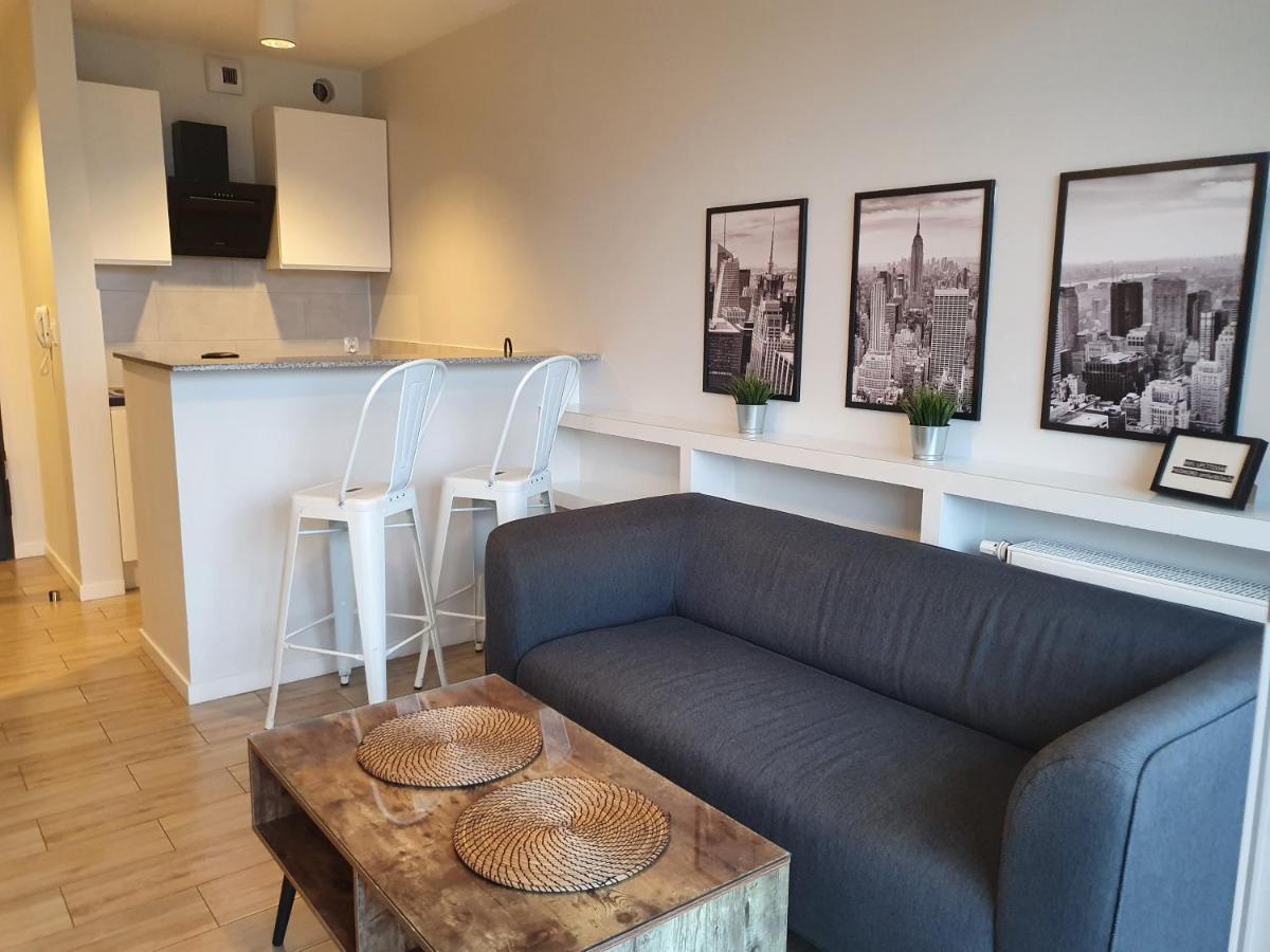 Apartament Wsrod 1000Cy Swiatel - Z Parkingiem W Hali Garazowej- Duzy Balkon Z Lezakami - Piekny Widok Noca Na Panorame Tysiaclecia Katowice Exteriör bild