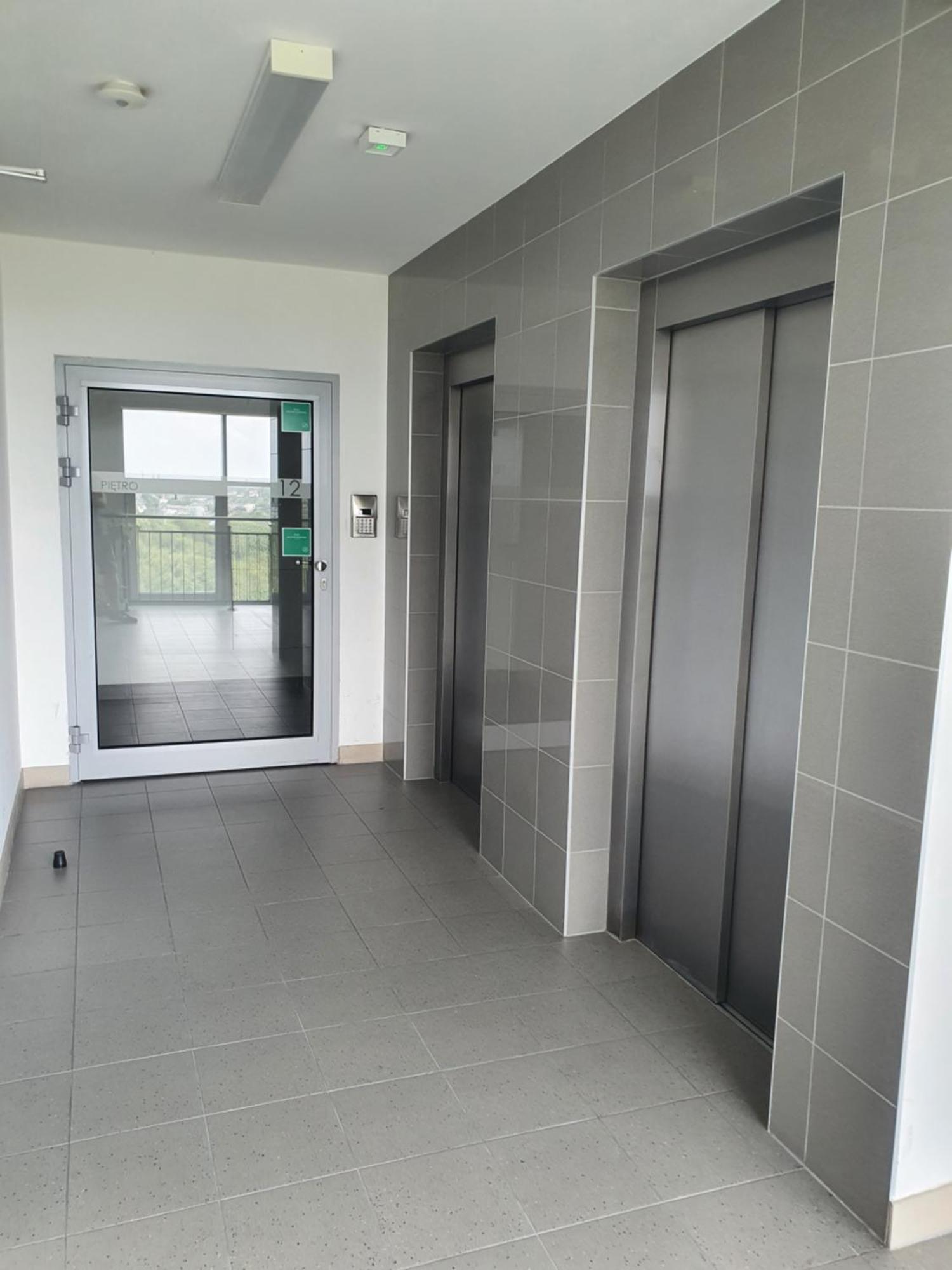 Apartament Wsrod 1000Cy Swiatel - Z Parkingiem W Hali Garazowej- Duzy Balkon Z Lezakami - Piekny Widok Noca Na Panorame Tysiaclecia Katowice Exteriör bild