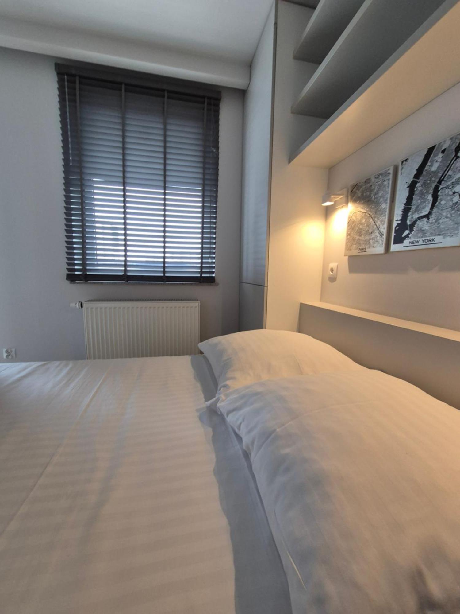 Apartament Wsrod 1000Cy Swiatel - Z Parkingiem W Hali Garazowej- Duzy Balkon Z Lezakami - Piekny Widok Noca Na Panorame Tysiaclecia Katowice Exteriör bild